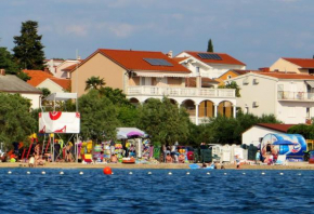 Beach apartment Roza Biograd oneroom+